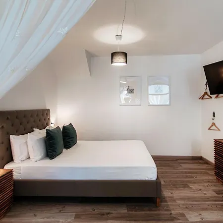 Apartment One Love - By Myhomeincomo Laglio